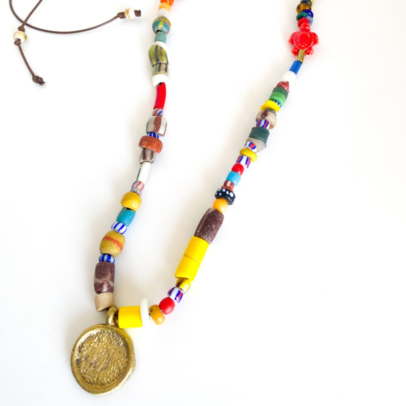 ANTA - COLLIER