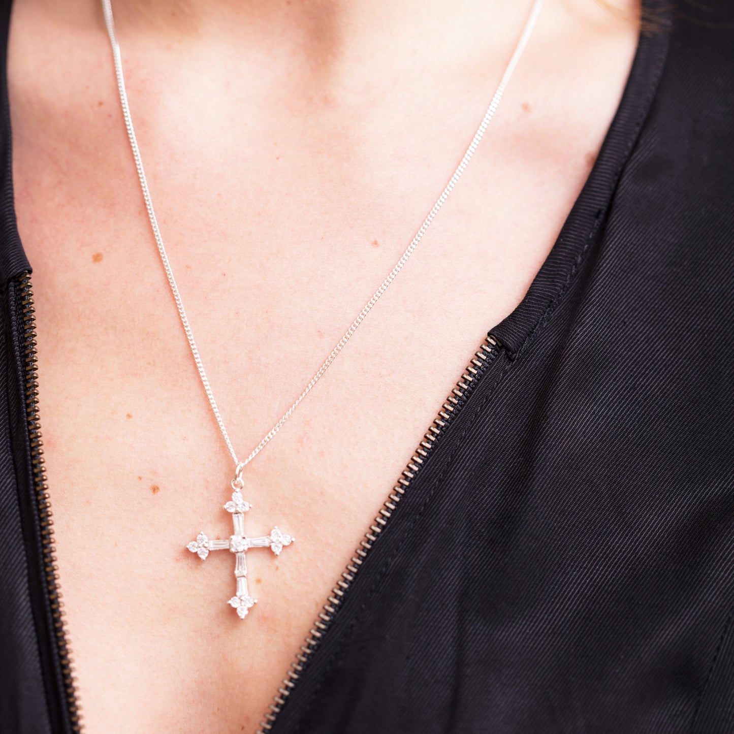 AVE - NECKLACE
